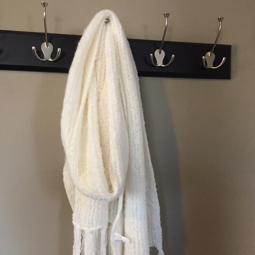 Elegant and soft Lauren Conrad scarf